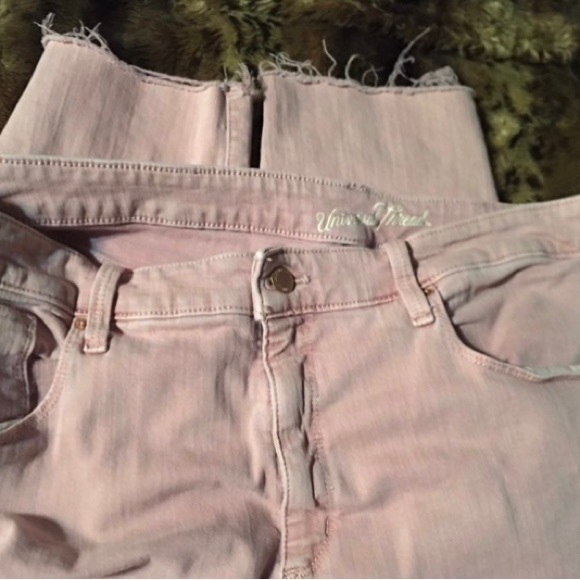 Universal Threads Size 18/34R Distressed Pants Ripped Light Pink Jeans! - Picture 1 of 5